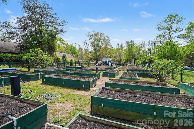 1215 Mcallister Drive, Charlotte, NC 28216