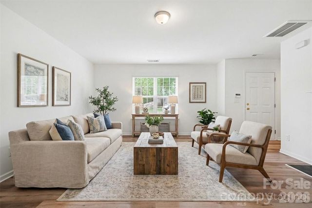 1215 Mcallister Drive, Charlotte, NC 28216