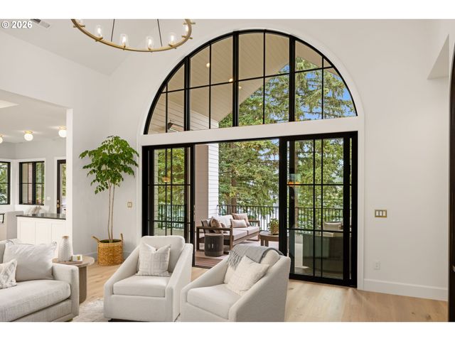 843 TERRACE Dr, Lake Oswego, OR 97034