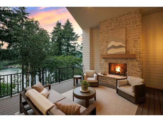 843 TERRACE Dr, Lake Oswego, OR 97034