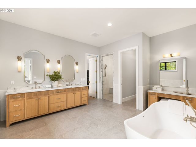 843 TERRACE Dr, Lake Oswego, OR 97034