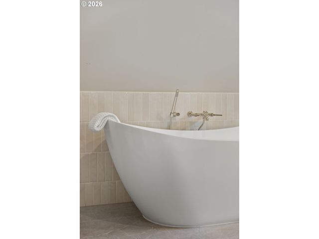 843 TERRACE Dr, Lake Oswego, OR 97034