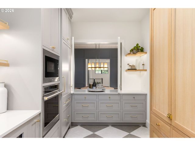 843 TERRACE Dr, Lake Oswego, OR 97034