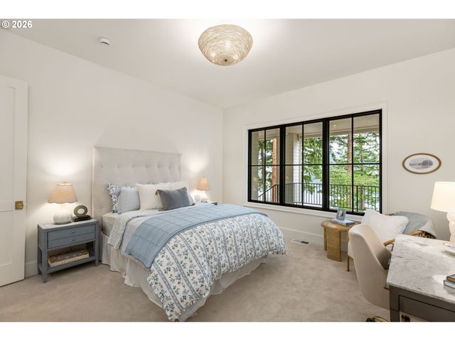 843 TERRACE Dr, Lake Oswego, OR 97034