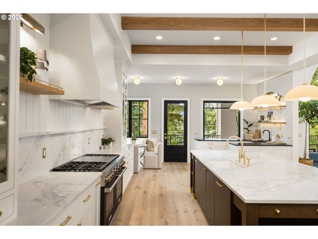 843 TERRACE Dr, Lake Oswego, OR 97034