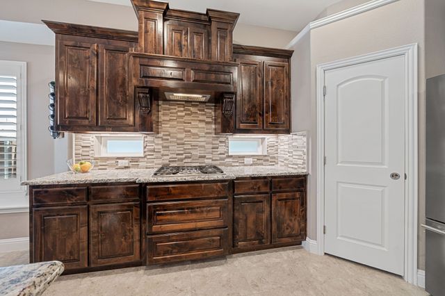 2413 Kingsgate Drive, Little Elm, TX 75068
