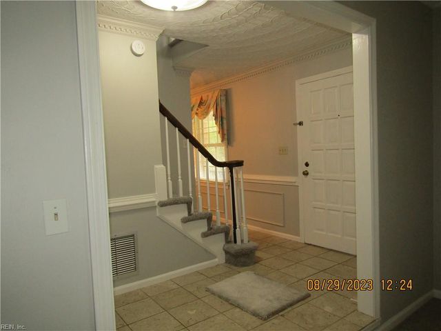 948 Timberlake DR, Virginia Beach, VA 23464