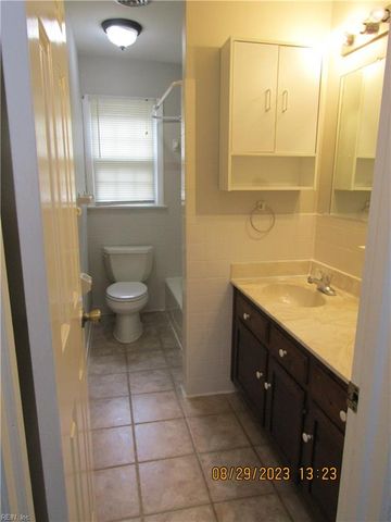 948 Timberlake DR, Virginia Beach, VA 23464