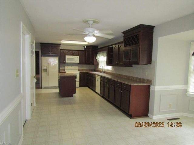 948 Timberlake DR, Virginia Beach, VA 23464