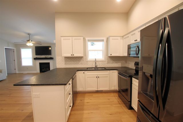 7241 Glendora Lane, Kalamazoo, MI 49009