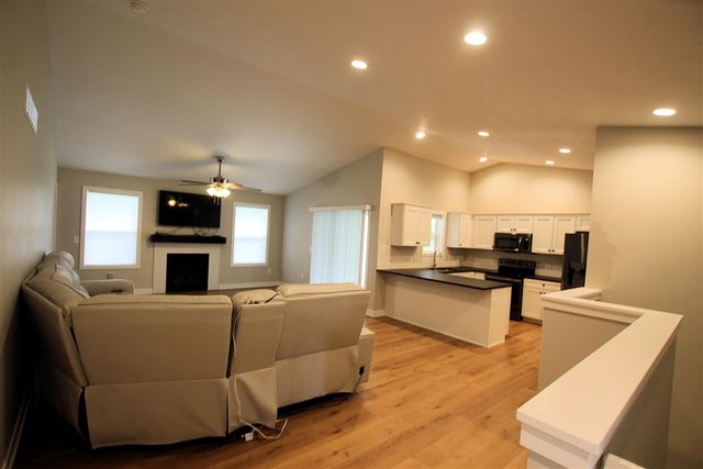 7241 Glendora Lane, Kalamazoo, MI 49009