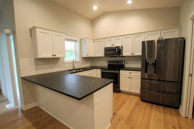 7241 Glendora Lane, Kalamazoo, MI 49009