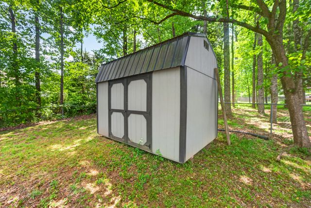 628 Ashley Oaks Dr, Clarksville, TN 37042