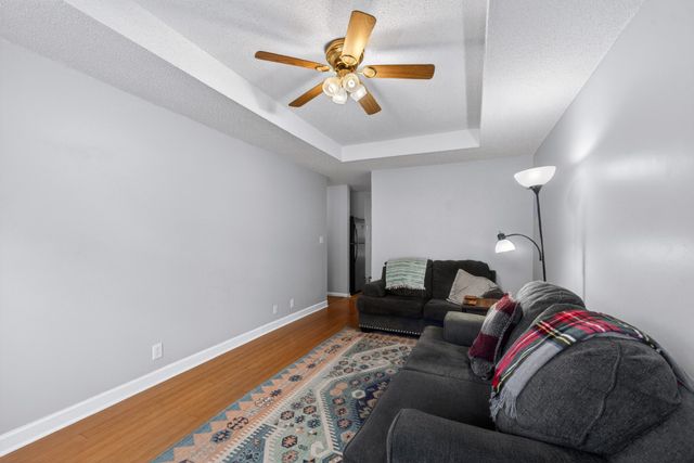 628 Ashley Oaks Dr, Clarksville, TN 37042