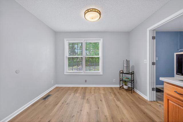 628 Ashley Oaks Dr, Clarksville, TN 37042