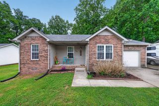 628 Ashley Oaks Dr, Clarksville, TN 37042