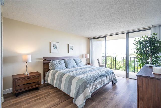 1830 Embassy Drive 409, West Palm Beach, FL 33401