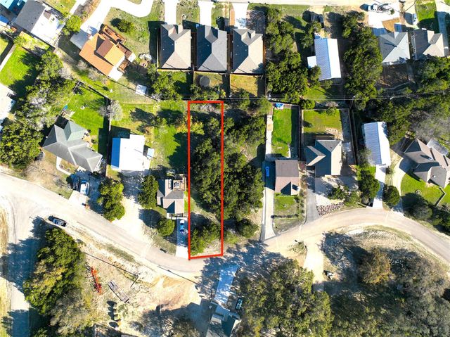 1100 Diamondhead DR, Canyon Lake, TX 78133