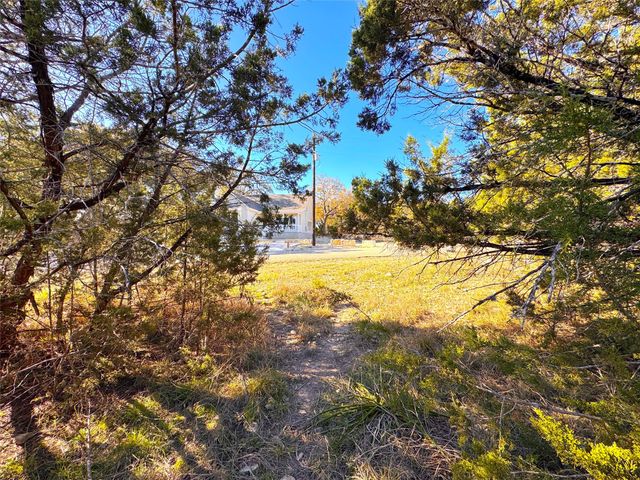 1100 Diamondhead DR, Canyon Lake, TX 78133