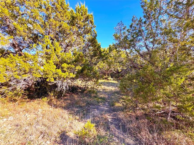 1100 Diamondhead DR, Canyon Lake, TX 78133