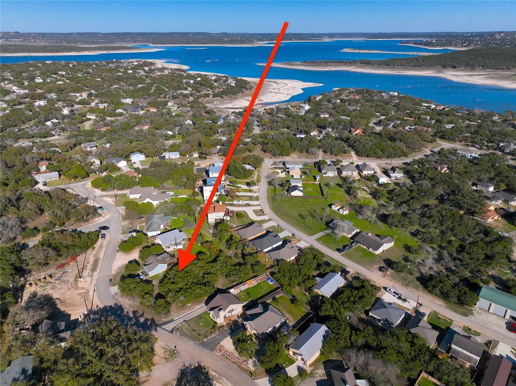 1100 Diamondhead DR, Canyon Lake, TX 78133