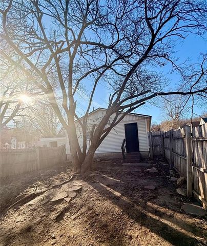 2624 Saint Joseph Avenue, St Joseph, MO 64505