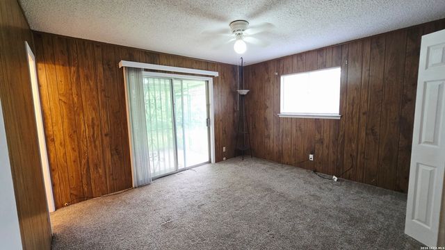 1806 Wrangler, San Antonio, TX 78227