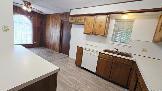 1806 Wrangler, San Antonio, TX 78227