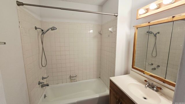 1806 Wrangler, San Antonio, TX 78227