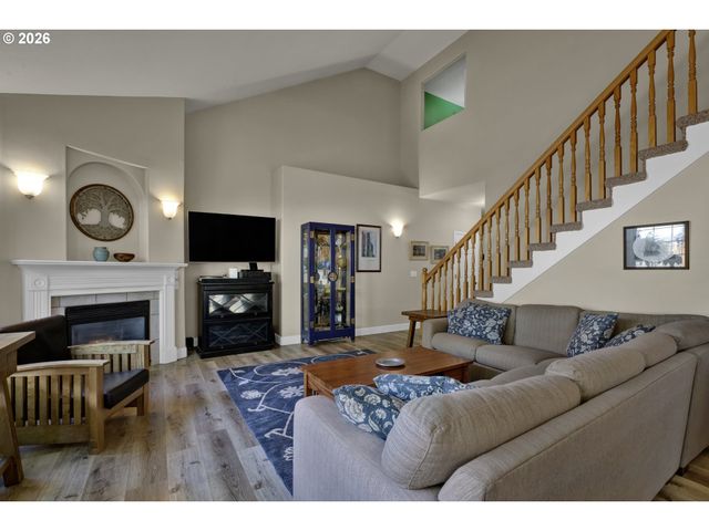 190 NAISMITH Blvd, Eugene, OR 97404