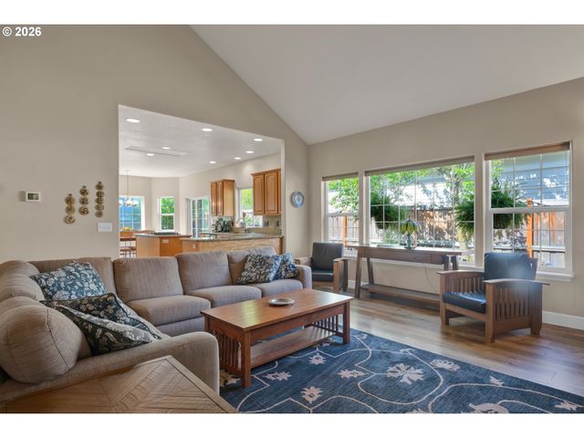 190 NAISMITH Blvd, Eugene, OR 97404