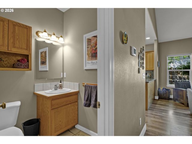 190 NAISMITH Blvd, Eugene, OR 97404