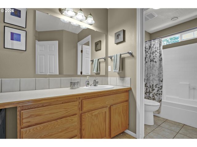 190 NAISMITH Blvd, Eugene, OR 97404