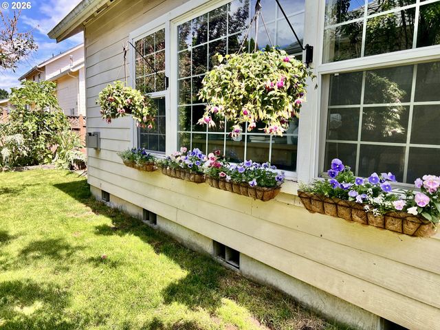 190 NAISMITH Blvd, Eugene, OR 97404