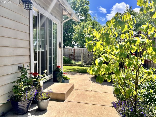 190 NAISMITH Blvd, Eugene, OR 97404