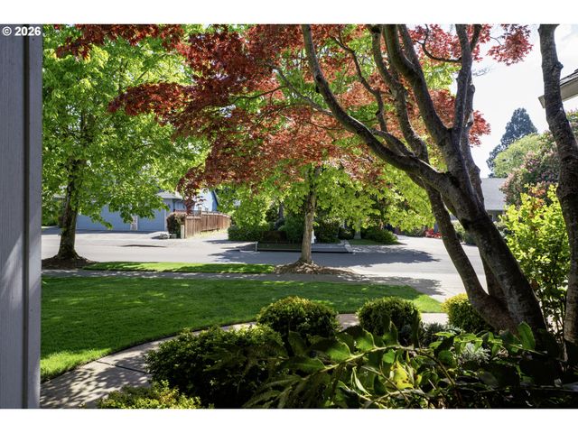 190 NAISMITH Blvd, Eugene, OR 97404