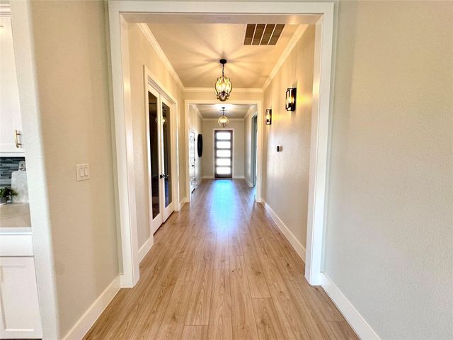 2402 Amesbury Drive, Midlothian, TX 76065