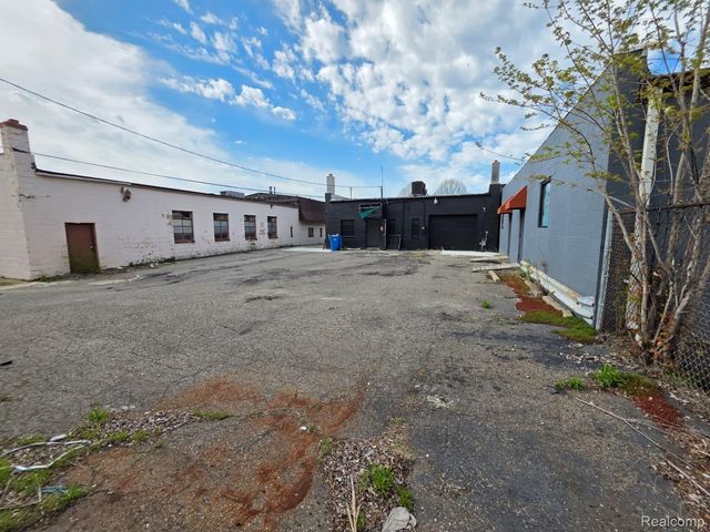 25241 W Warren Street, Dearborn Heights, MI 48127