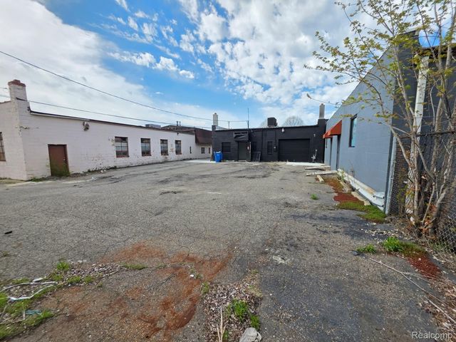 25241 W Warren Street, Dearborn Heights, MI 48127