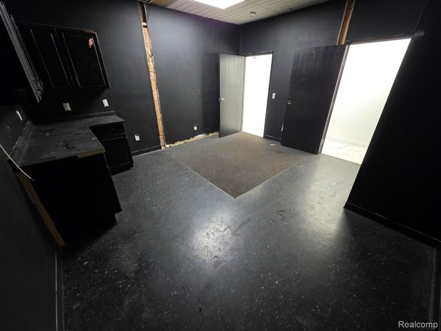 25241 W Warren Street, Dearborn Heights, MI 48127