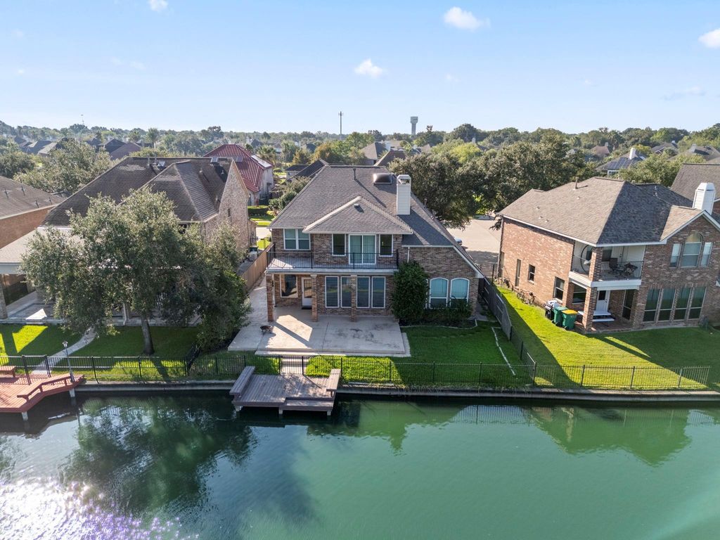 10011 Lakeside Gables Drive, Houston, TX 77065