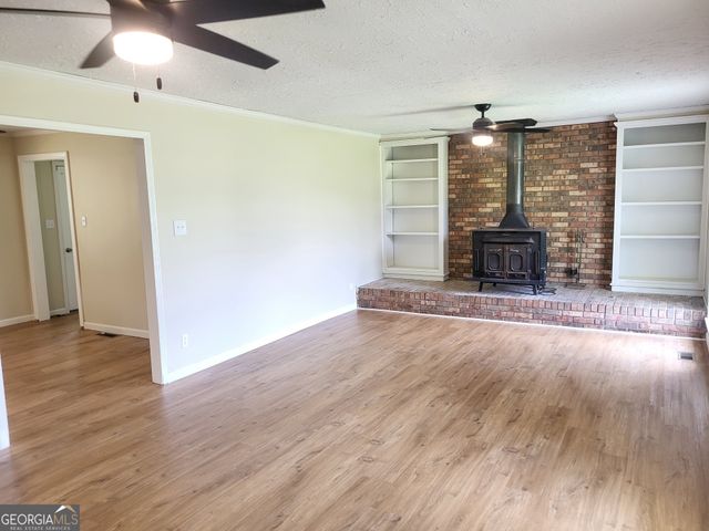 5461 28th Avenue, Valley, AL 36854