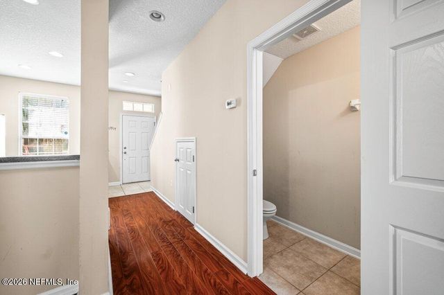 1523 FIELDVIEW Drive, Jacksonville, FL 32225