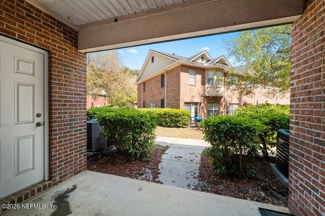 1523 FIELDVIEW Drive, Jacksonville, FL 32225