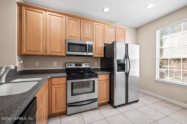 1523 FIELDVIEW Drive, Jacksonville, FL 32225