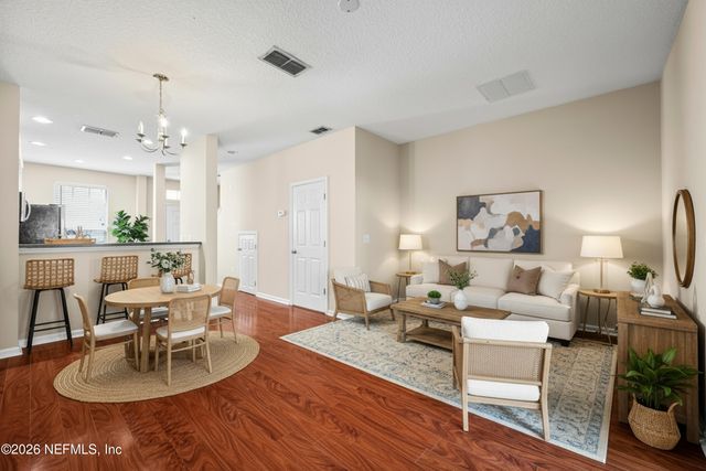 1523 FIELDVIEW Drive, Jacksonville, FL 32225