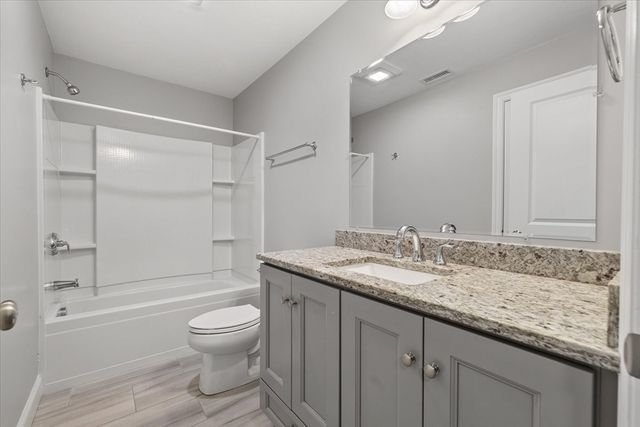 8 William Dr 8, Douglas, MA 01516