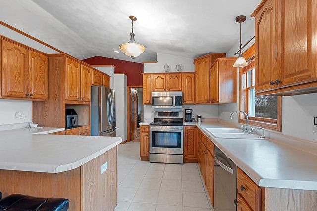 W6678 EMERALD COURT, Greenville, WI 54942