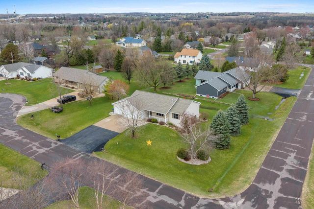 W6678 EMERALD COURT, Greenville, WI 54942
