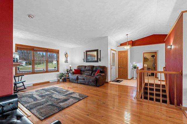 W6678 EMERALD COURT, Greenville, WI 54942